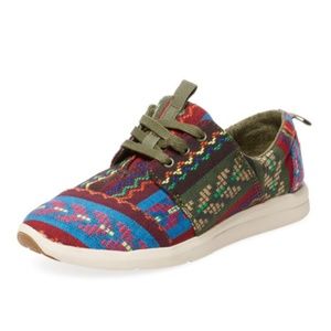 TOMS Low Top Sneaker